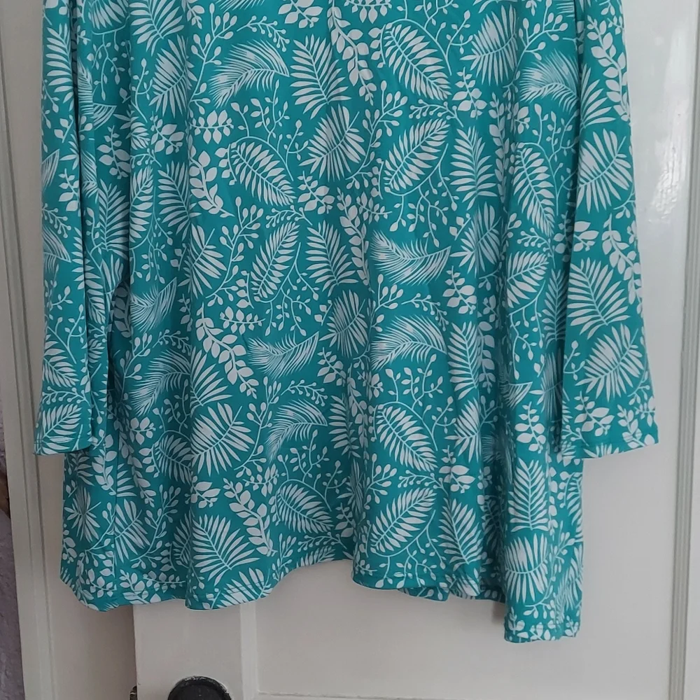 Lightweight Sweater/Top - Picture 5 of 6